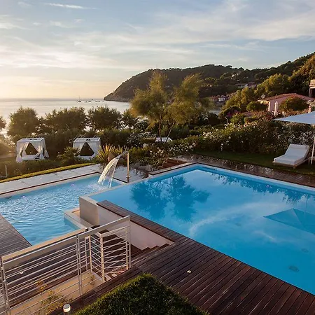 Feriested Baia Bianca 3*